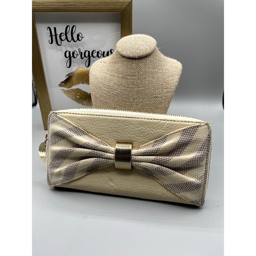 Deux Lux Cream Wallet with Gold Zipper and Detail